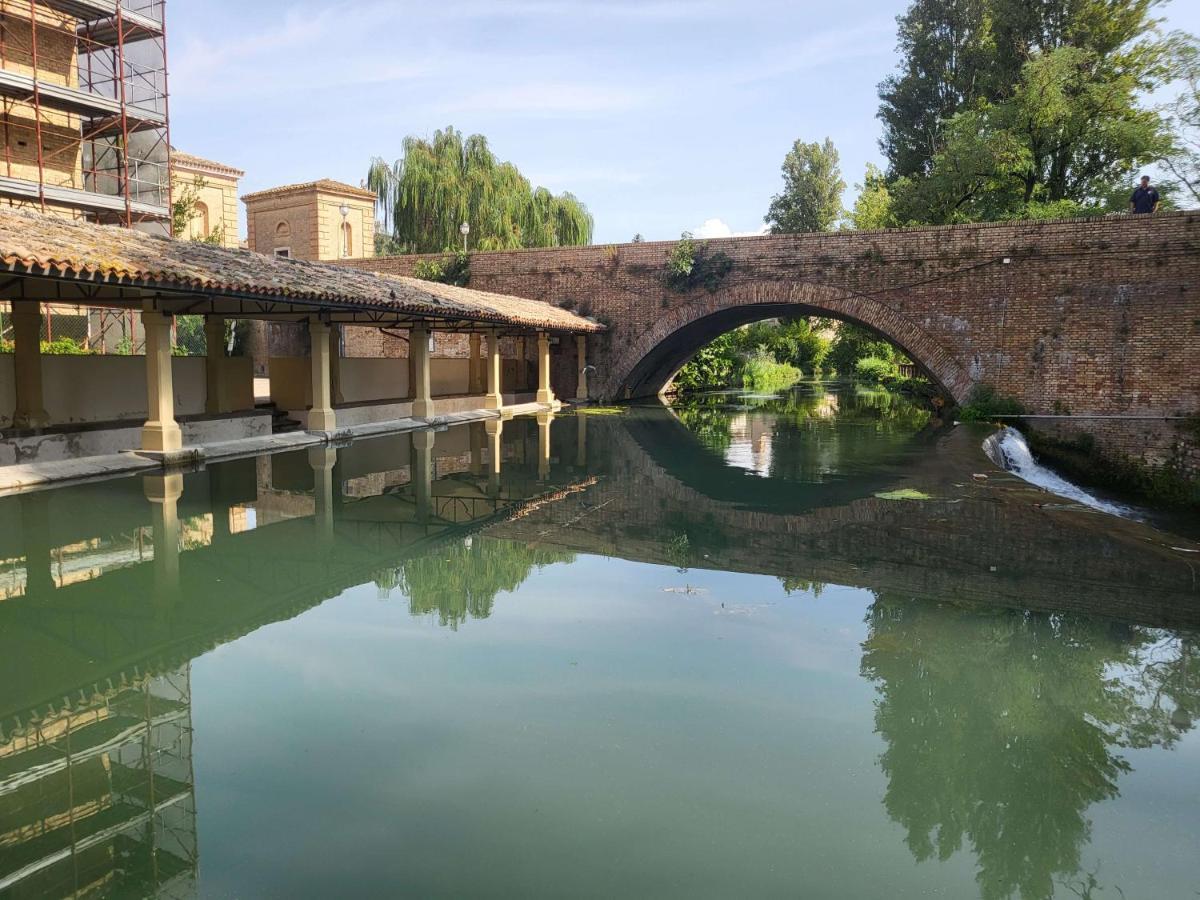 Appartamento Davanti Al Porto Romano Bevagna Esterno foto